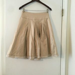 WHITE HOUSE BLACK MARKET SKIRT SIZE 2